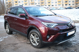 Toyota RAV4 2016 2,0 D Luxuri Plus 140 000 km (2 foto / 7)
