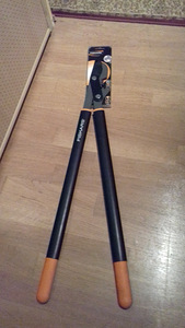 Сучкорез Fiskars (1 фото из 3)