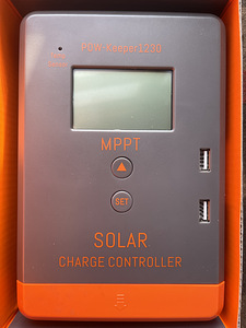 MPPT SOLAR CHARGE CONTROLLER (1 foto / 3)