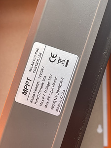 MPPT SOLAR CHARGE CONTROLLER (3 foto / 3)