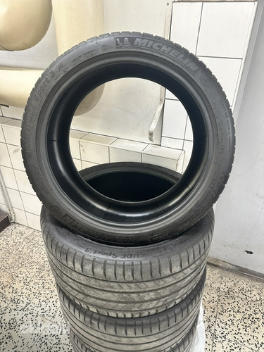 Michelin Latitude Sport 3 295/35R21