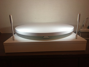 Стенд вращающийся с led подсветкой (2 фото из 3)