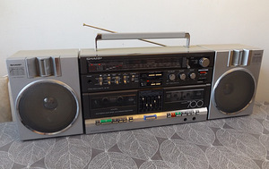 Винтажная магнитола Sharp GF-700Z