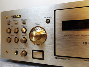 Vanakooli tippklassi kassettdekk Teac V-8030S puldiga (9 foto / 10)