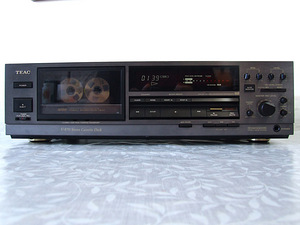 Vanakooli kolmepealine kassettdekk Teac V-870 (2 foto / 9)