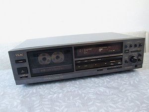 Vanakooli kolmepealine kassettdekk Teac V-870 (1 foto / 9)