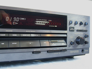 Vanakooli kolmepealine kassettdekk Teac V-870 (7 foto / 9)