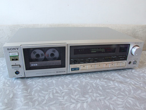 Vanakooli kolmepealine kassettdekk Sony TC-K555 (1 foto / 10)