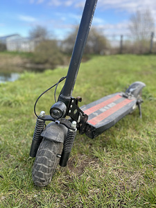 Elektriline tõukeratas HUGO M4 PRO Elektriline roller (4 foto / 10)
