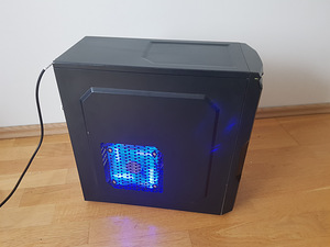 MSI Desktop lauaarvuti (3 foto / 6)