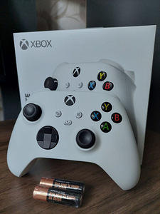 Беспроводной геймпад Xbox One / Series X/S (1 фото из 4)