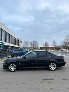BMW 528i manuaal (3 foto / 5)