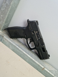 ICS XFG BLE Pistol Airsoft (No Mag) (3 foto / 5)
