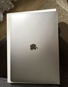 Macbook pro 15 2018 (3 фото из 5)