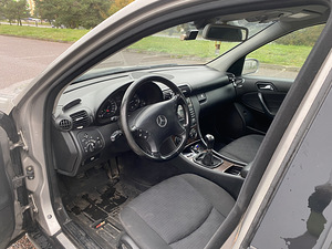 Mercedes-Benz C 180 1.8 105kW (6 foto / 6)