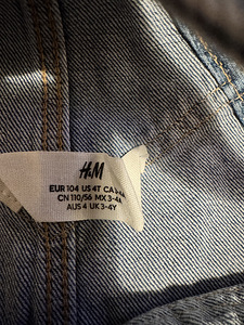 Джинсовый комбинезон H&M (2 фото из 2)