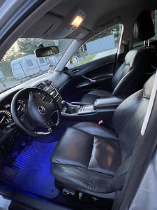 Lexus Is 220 d (9 фото из 9)
