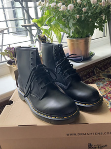Продается новый Dr. Martens № 40 (2 фото из 5)
