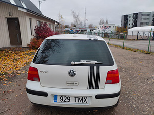 Volkswagen Golf (7 foto / 9)