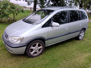 Opel zafira 2.2 108kw (14 foto / 14)