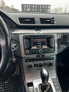 Volkswagen Passat B7 (9 foto / 12)