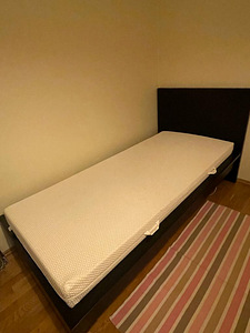 Кровать IKEA MALM + матрас IKEA ÅBYGDA + реечное дно (2 фото из 2)