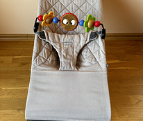 Кресло babyBjörn + игрушка