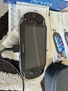 PS Vita Like New (6 foto / 8)