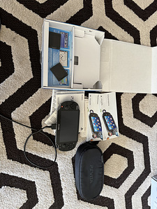 PS Vita Like New (7 foto / 8)