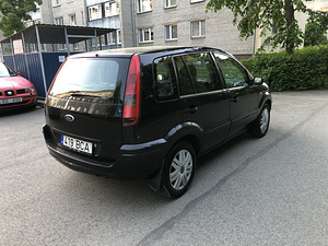 Ford Fusion (4 foto / 7)