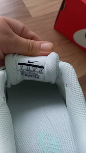 Кроссовки Nike s.37,5 (3 фото из 3)