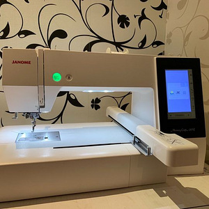 Tikkimismasin Janome MC500E (1 foto / 3)