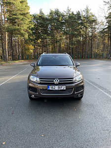 Volkswagen Touareg 2011 (1 foto / 10)