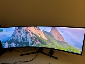 49" curved UltraWide QLED monitor Samsung (1 foto / 3)