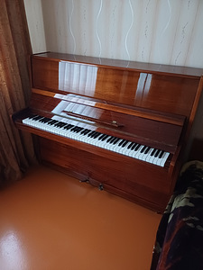 Пианино Красный Октябрь