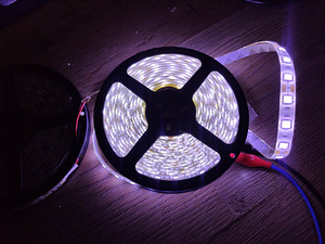 2x 5m = 10m LED riba, külm valge, pritsmekindel IP65 (2 foto / 2)