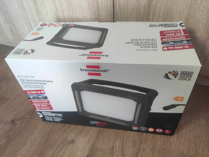230V ja 18V akutoega 100W LED prožektor Brennenstuhl 12500lm (1 foto / 2)
