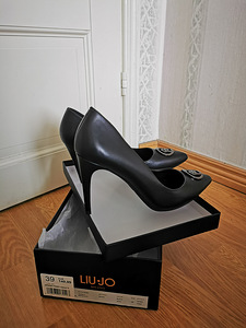 Kingad liu jo (2 foto / 3)