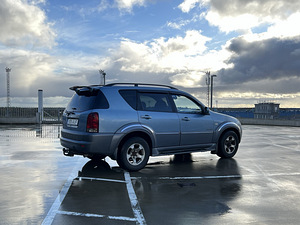 Ssang Yong Rexton (6 foto / 9)
