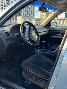 Ssang Yong Rexton (7 foto / 9)