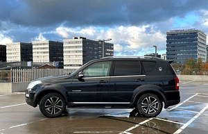 SsangYong Rexton (5 foto / 15)