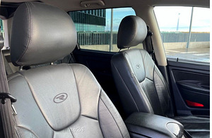 SsangYong Rexton (8 foto / 15)