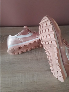 Кроссовки nike, 37 (2 фото из 3)