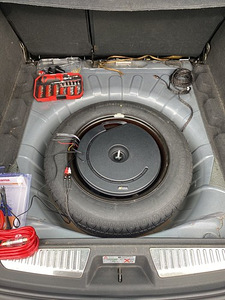 UUS väike aktiivsubwoofer varuratta sisse alates 15" (1 foto / 9)