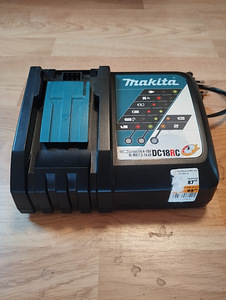 Makita DC18RC S (1 foto / 2)