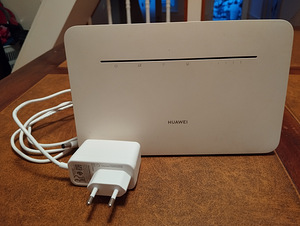 HUAWEI B535-232 4G Router (1 foto / 2)