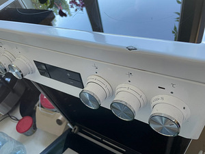Beko FSM 57300 GW klaaskeraamiline pliit (4 foto / 7)