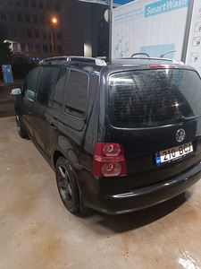 Volkswagen Touran 2.0 (4 foto / 8)