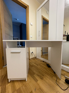 Kirjutuslaud (2 foto / 3)