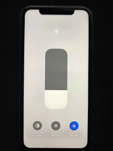 iPhone 11 64гб (3 фото из 5)